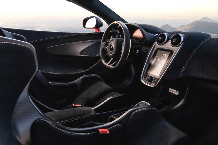 Интерьер McLaren MSO 600LT Spider Pikes Peak Collection 2019 года  (фото 16 из 23)
